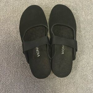 vionic black shoes